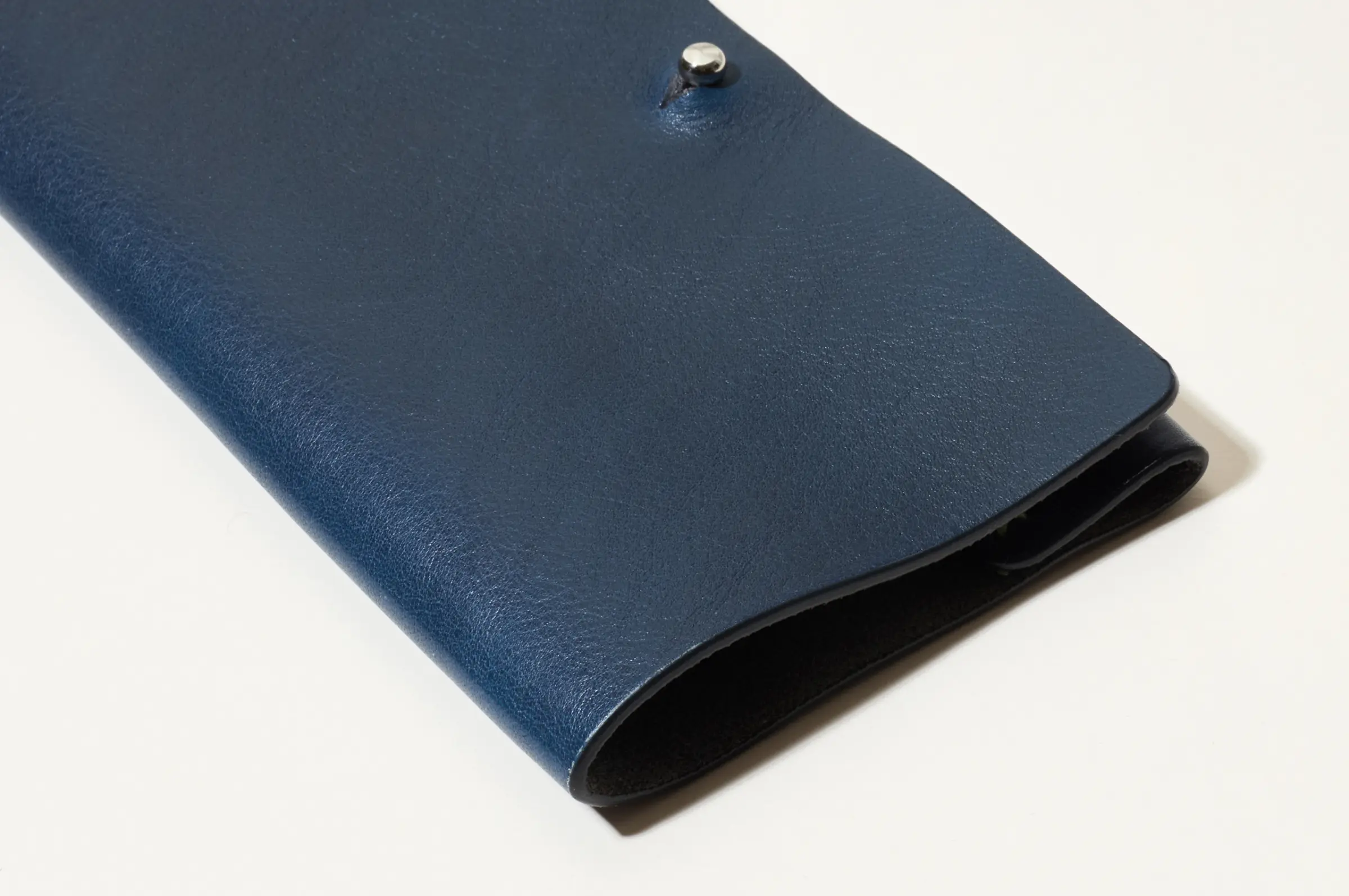 Made-In-Leather-Process-Hospitality-Standard-Hotel-Brussels 3